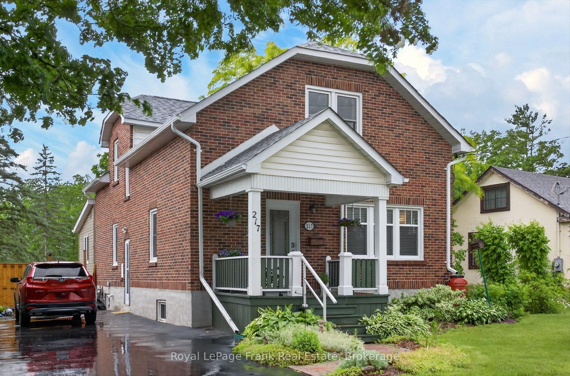217 MCClennan Street — photo 1