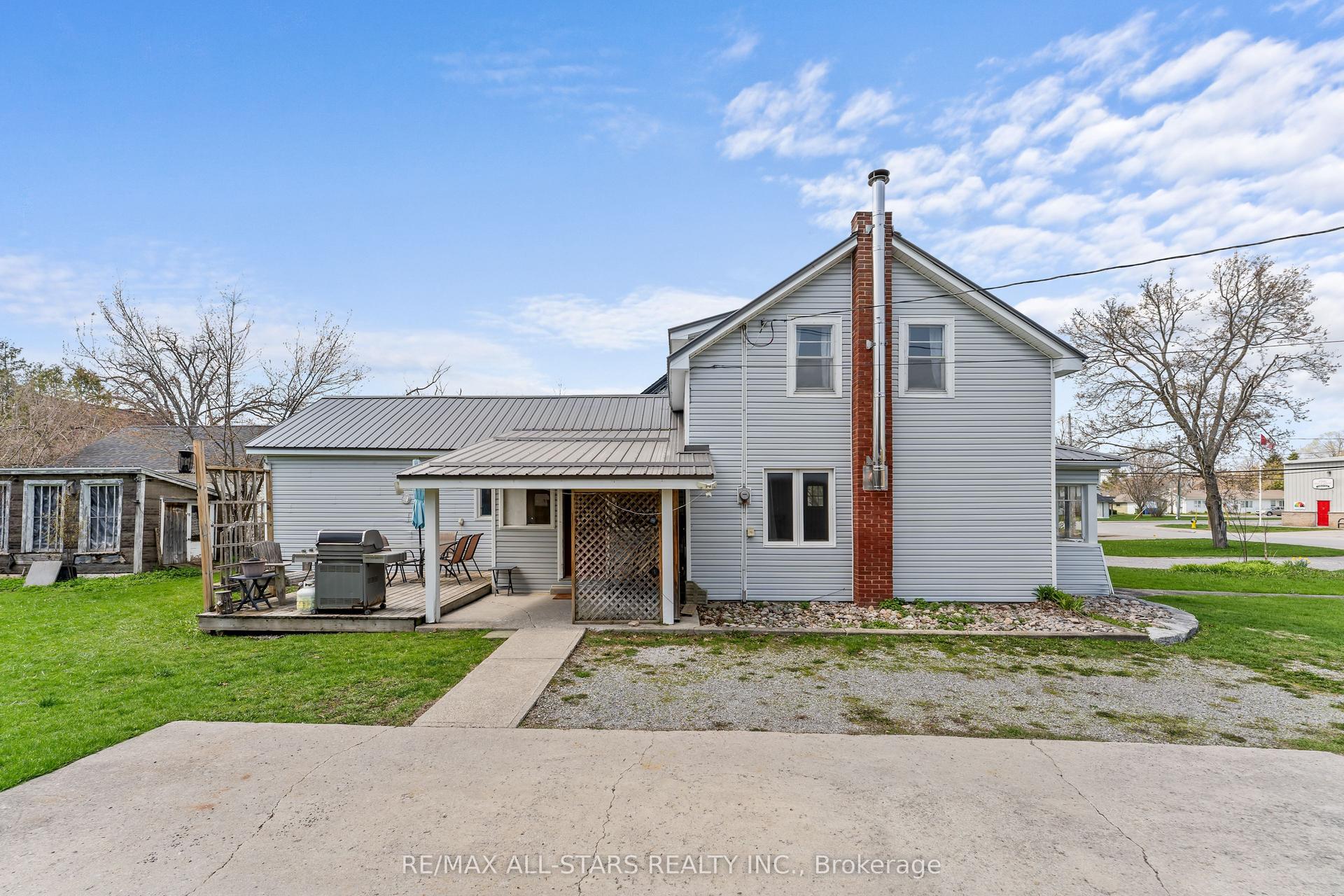 39 Francis Street W, Kawartha Lakes — Detached for sale, photo 1