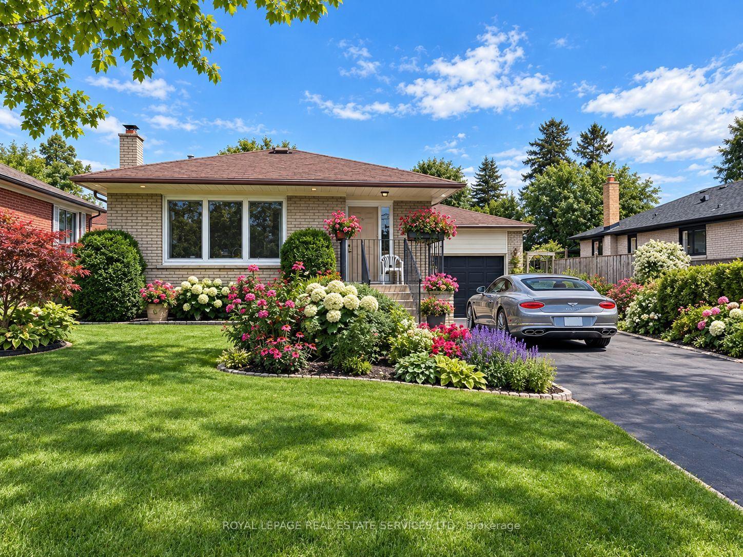 305 Queen Mary Drive, Oakville — Detached for sale, photo 1