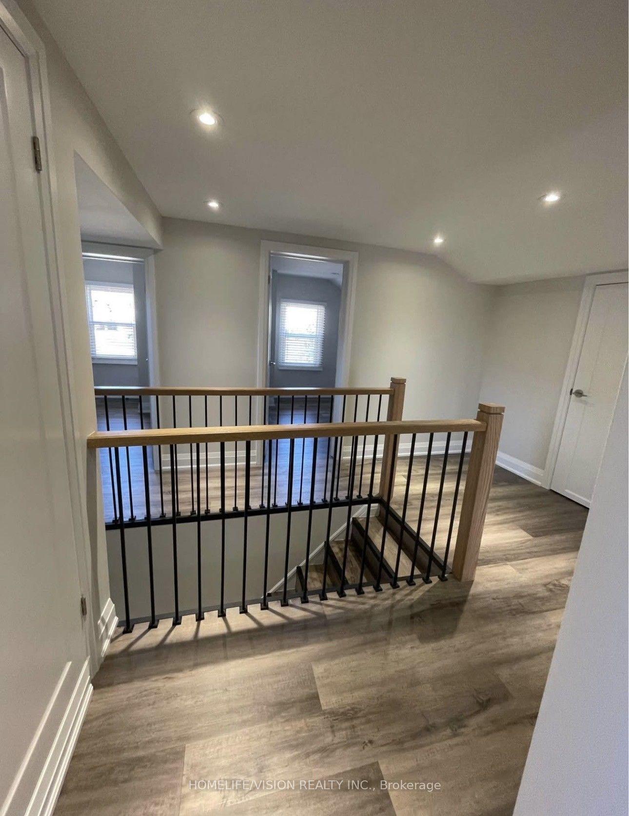 6273 Yonge Street — photo 1