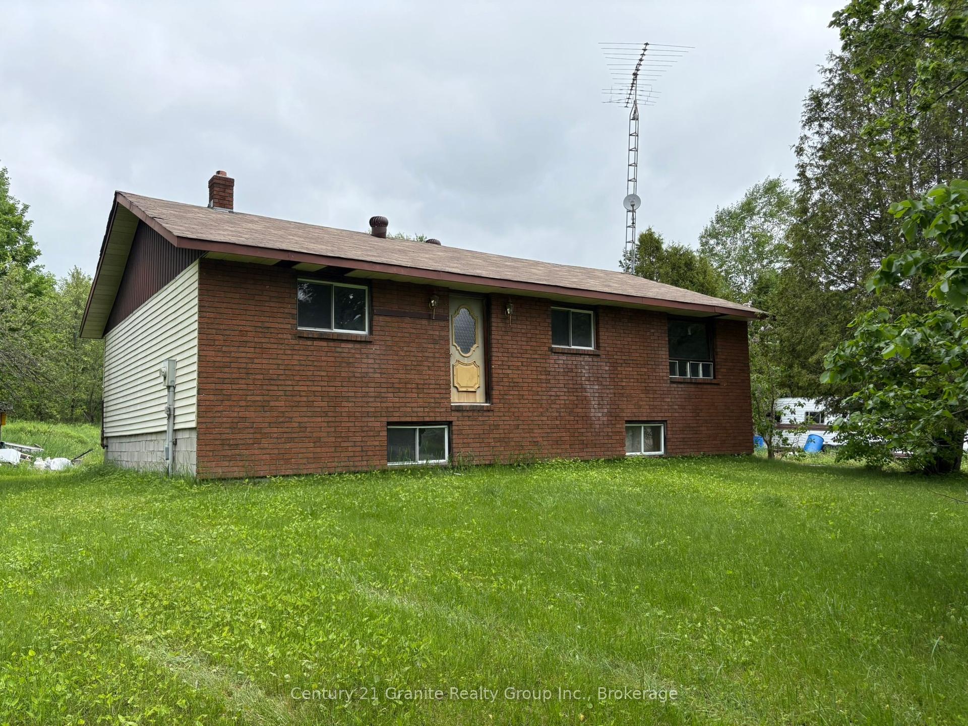 577 Lakeview Road — photo 1