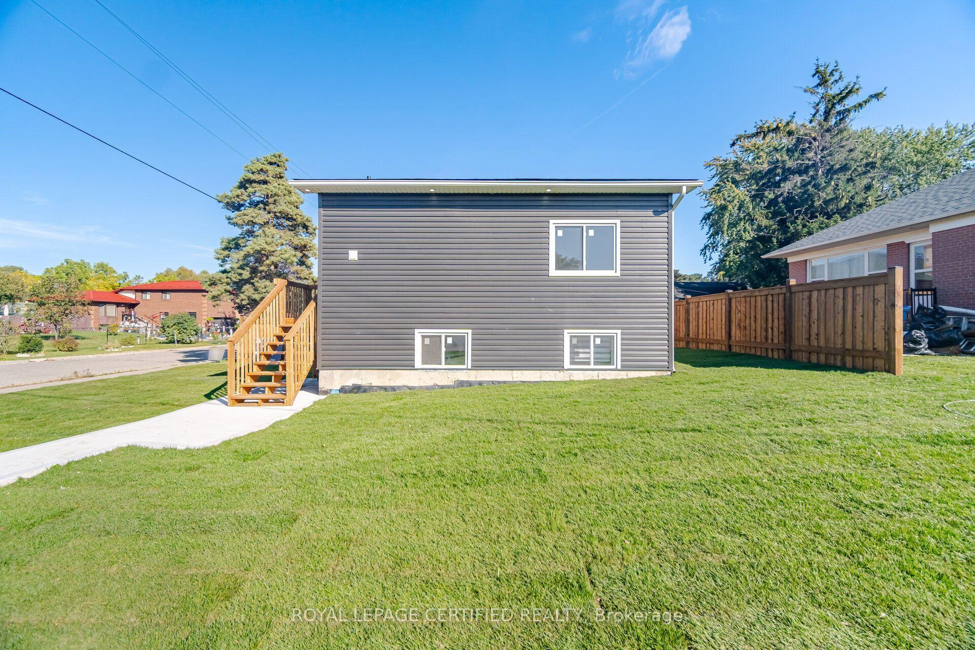 18 Old Princess Street, Mississauga — Detached for lease, photo 1