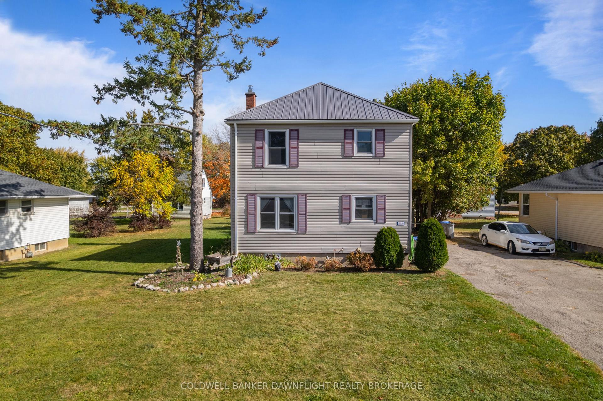 106 KENSINGTON Crescent — photo 1