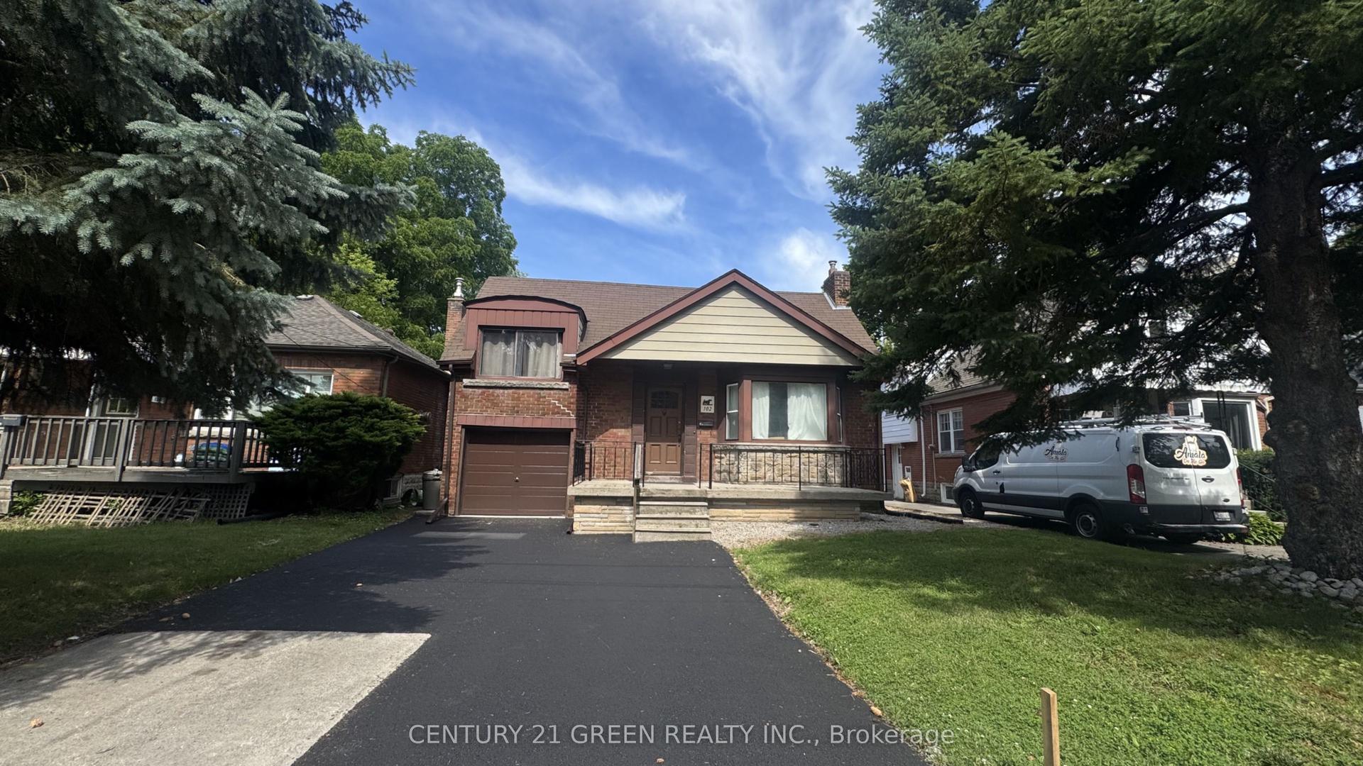 102 Dalewood Avenue — photo 1