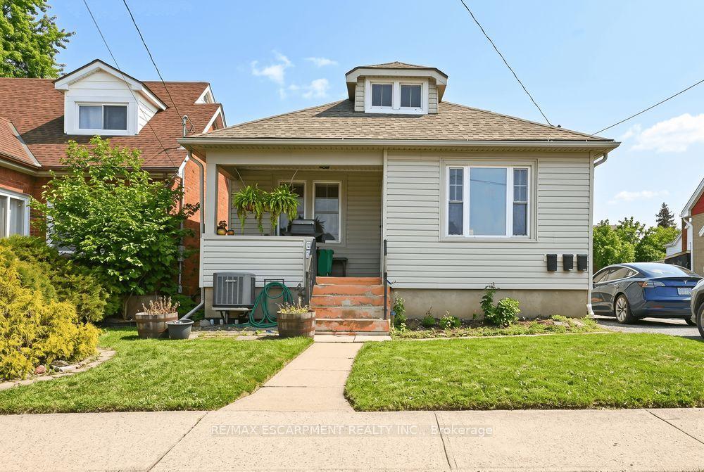 66 Queen Street S Front #Front, Thorold — Detached for lease, photo 1