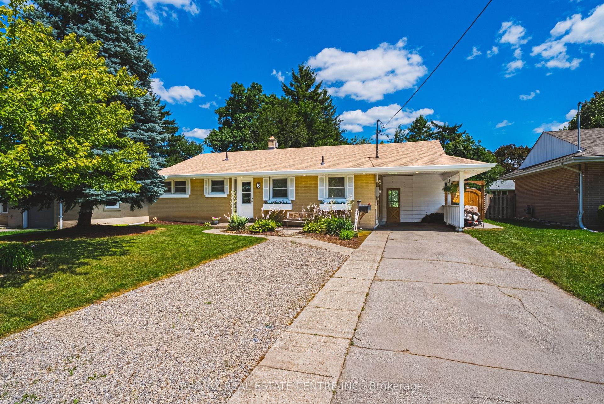 15 Dale Avenue, Cambridge — Detached for sale, photo 1