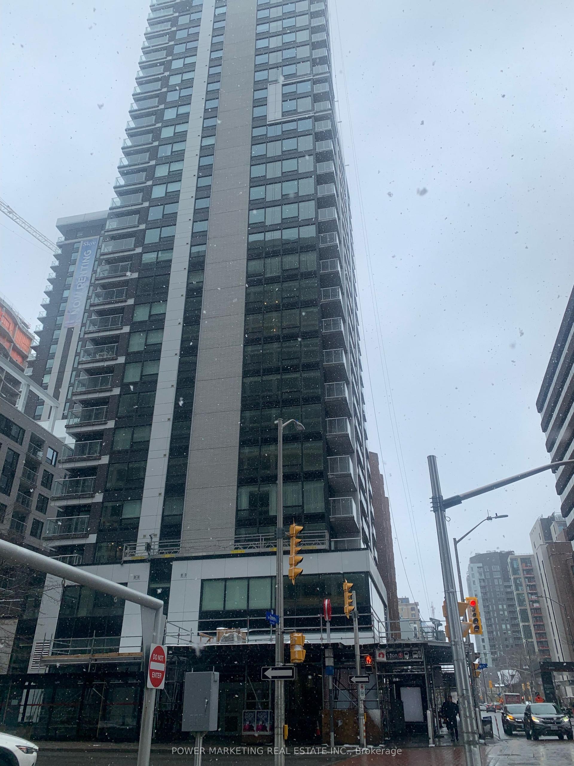 340 QUEEN Street 408 #408 — photo 1