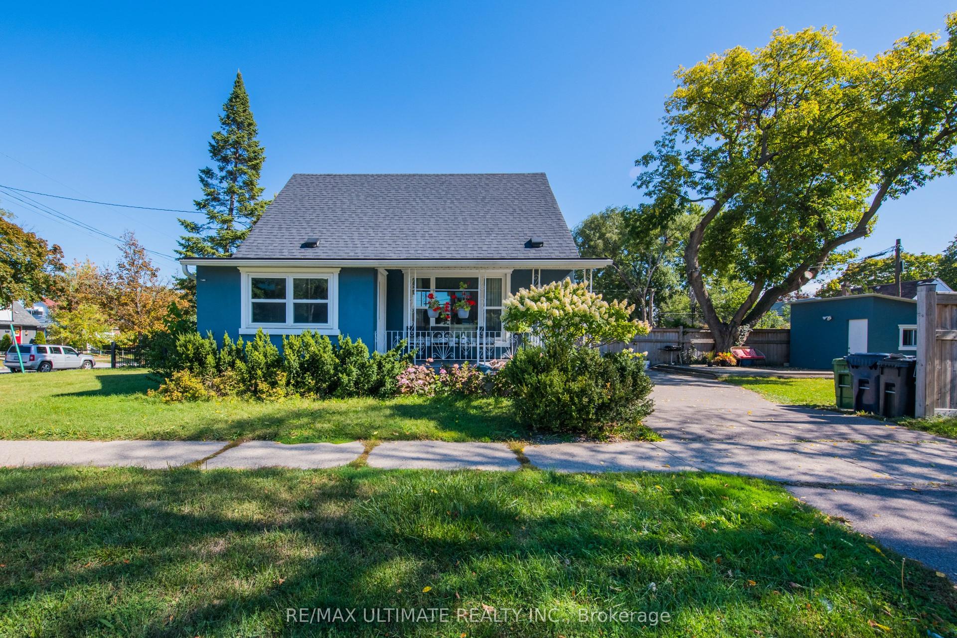 5 Burrard Road Lower #Lower — photo 1