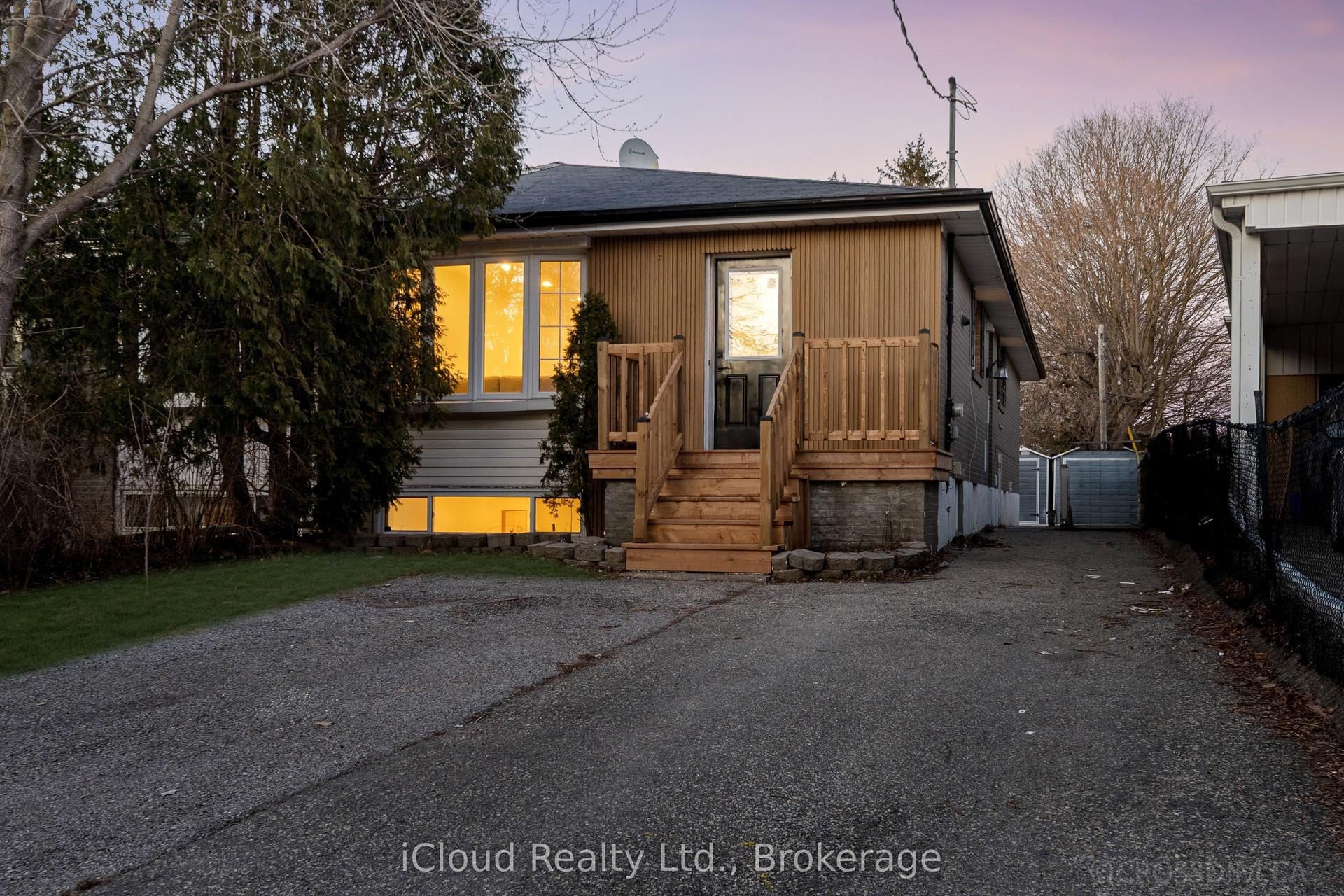 107 Bayview Parkway, Newmarket — Semi-Detached for sale, photo 1