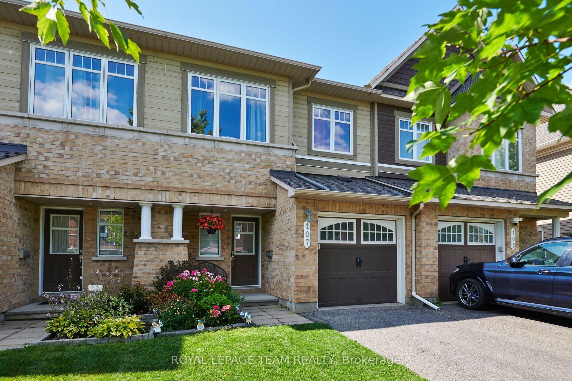 107 Garrity Crescent, Barrhaven — Townhouse for sale, photo 1