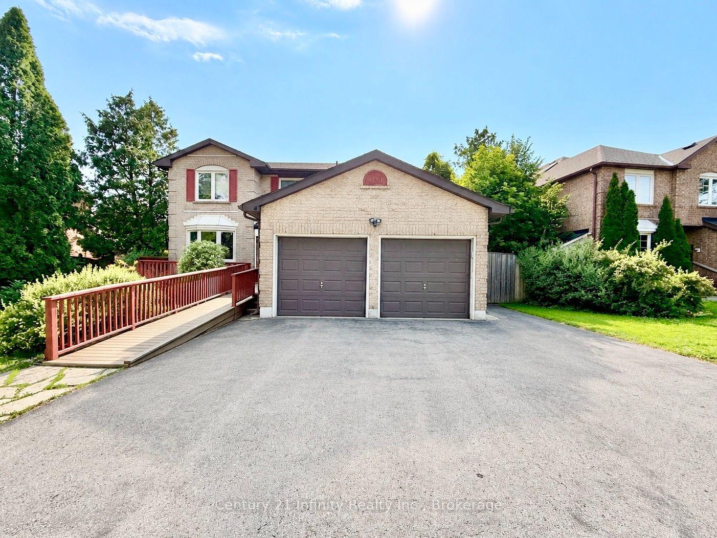 384 Leslie Street, Whitby — Detached for lease, photo 1