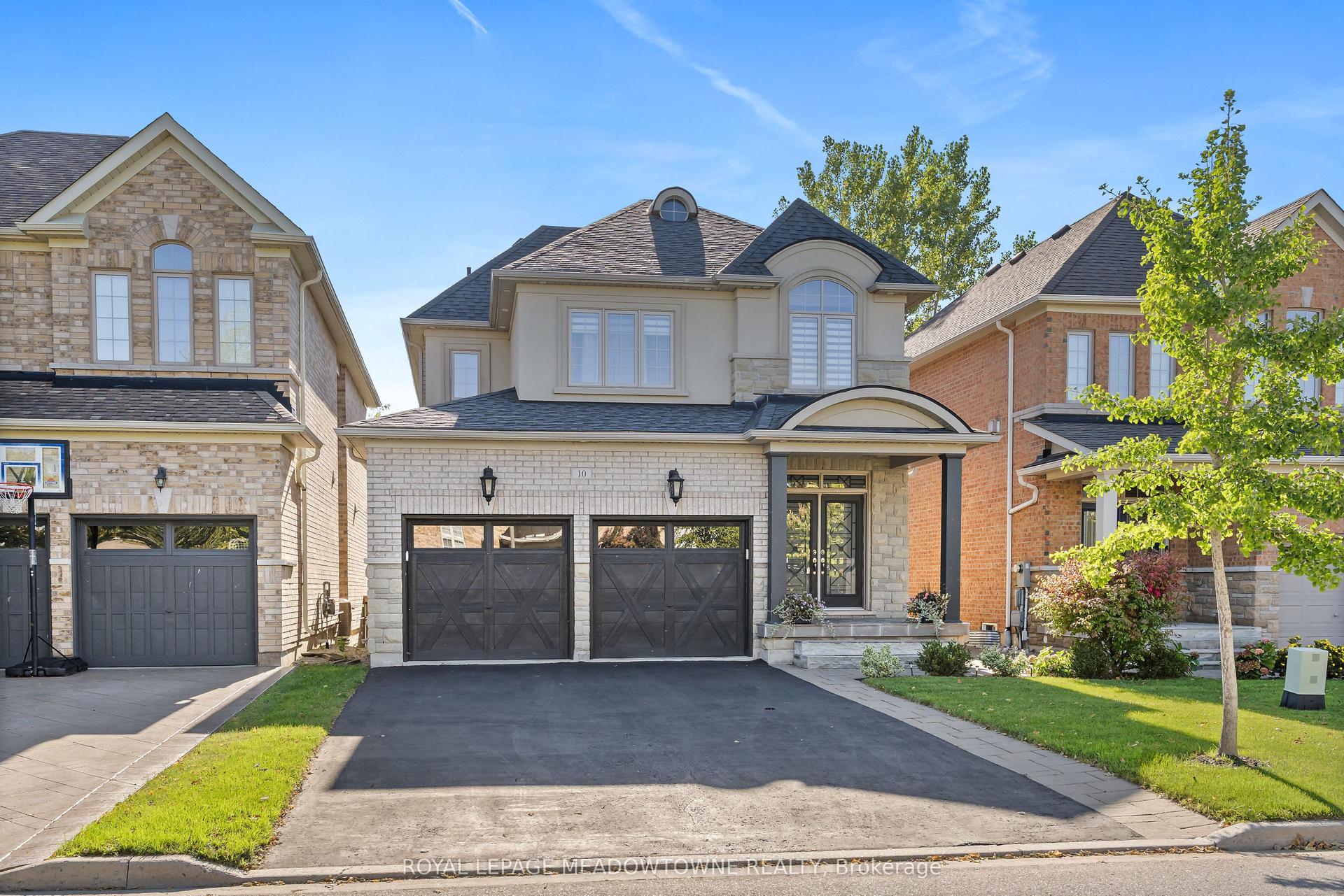 10 Silver Pond Drive — photo 1