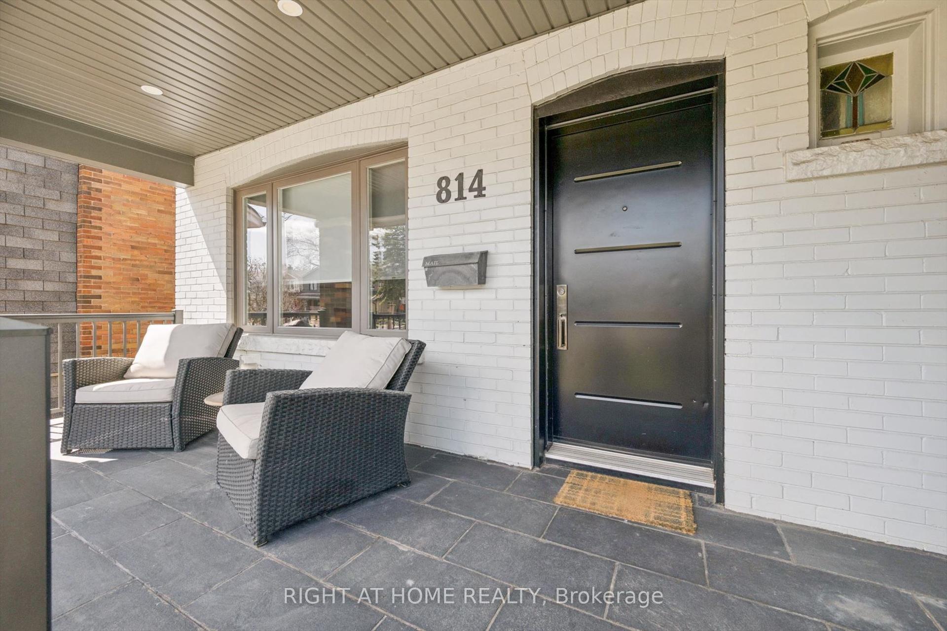 814 Coxwell Avenue — photo 1