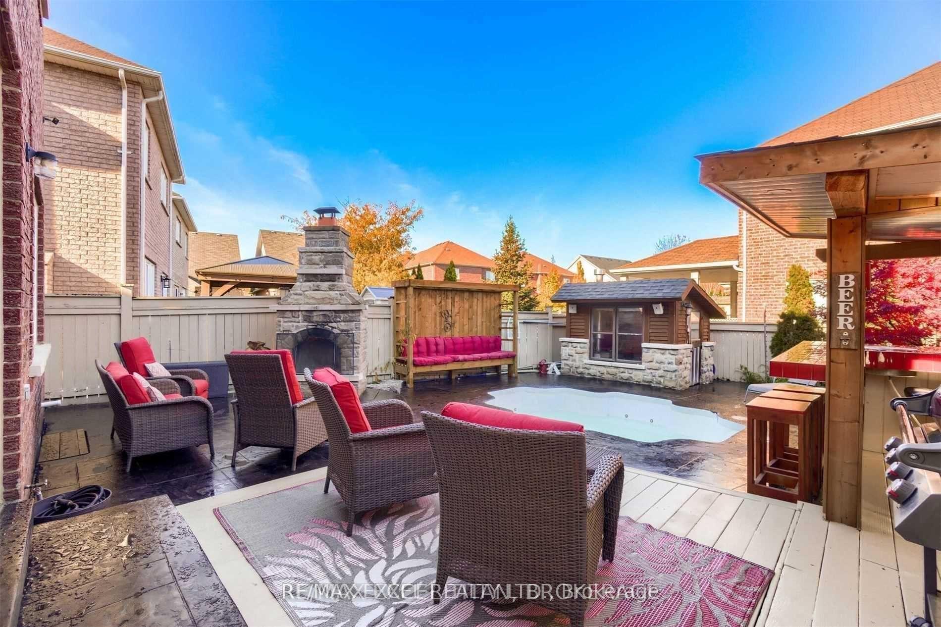 10 Pondmede Crescent, Whitchurch-Stouffville — Detached for lease, photo 1
