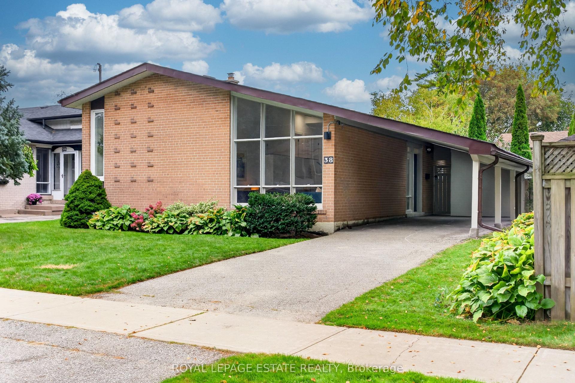 38 Brightside Drive, Toronto — Detached for sale, photo 1