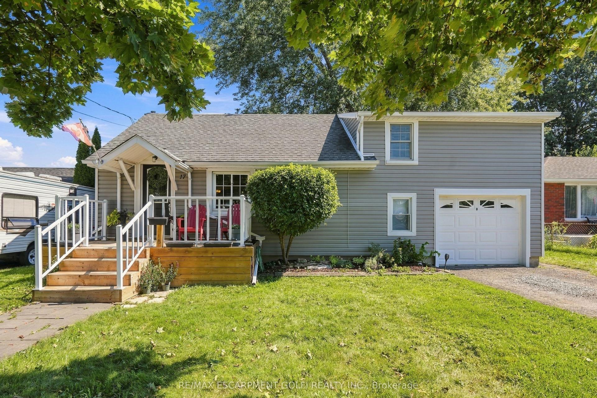 17 Foxglove Avenue, St. Catharines — Detached for sale, photo 1