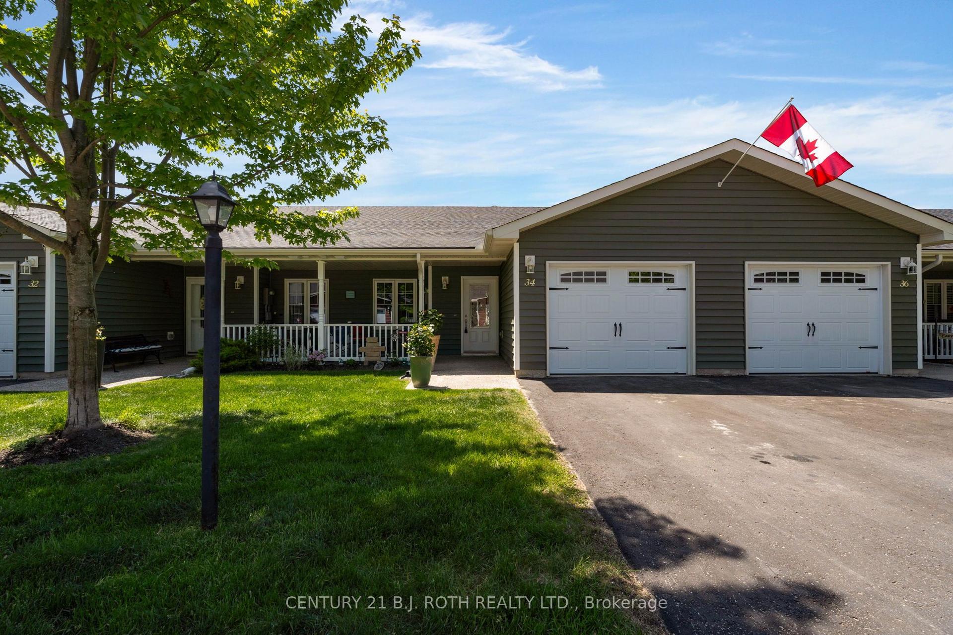 34 Chamberlain Crescent — photo 1
