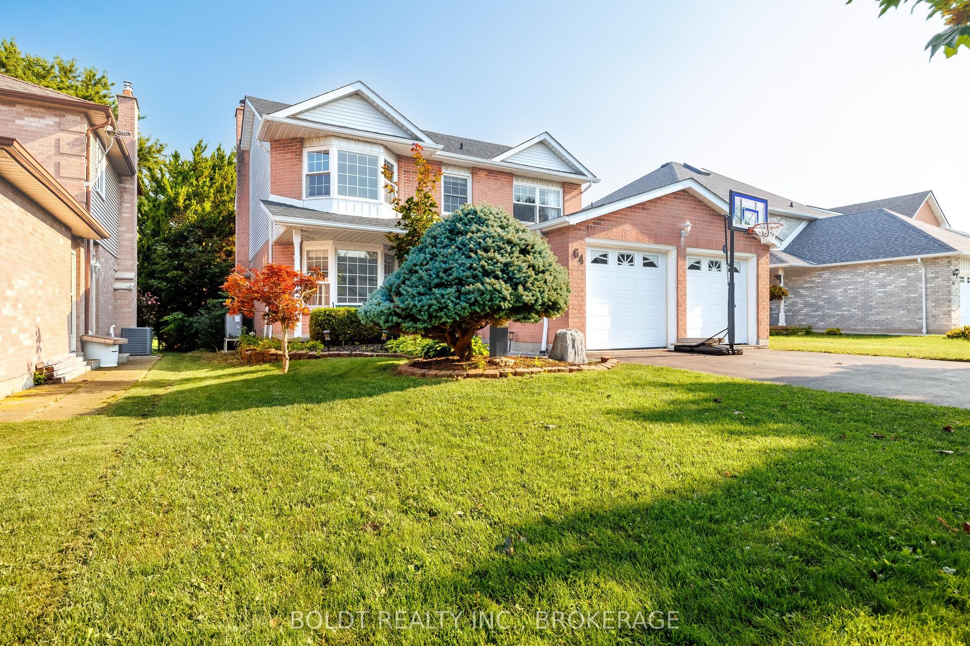64 Carmine Crescent, St. Catharines — Detached for sale, photo 1