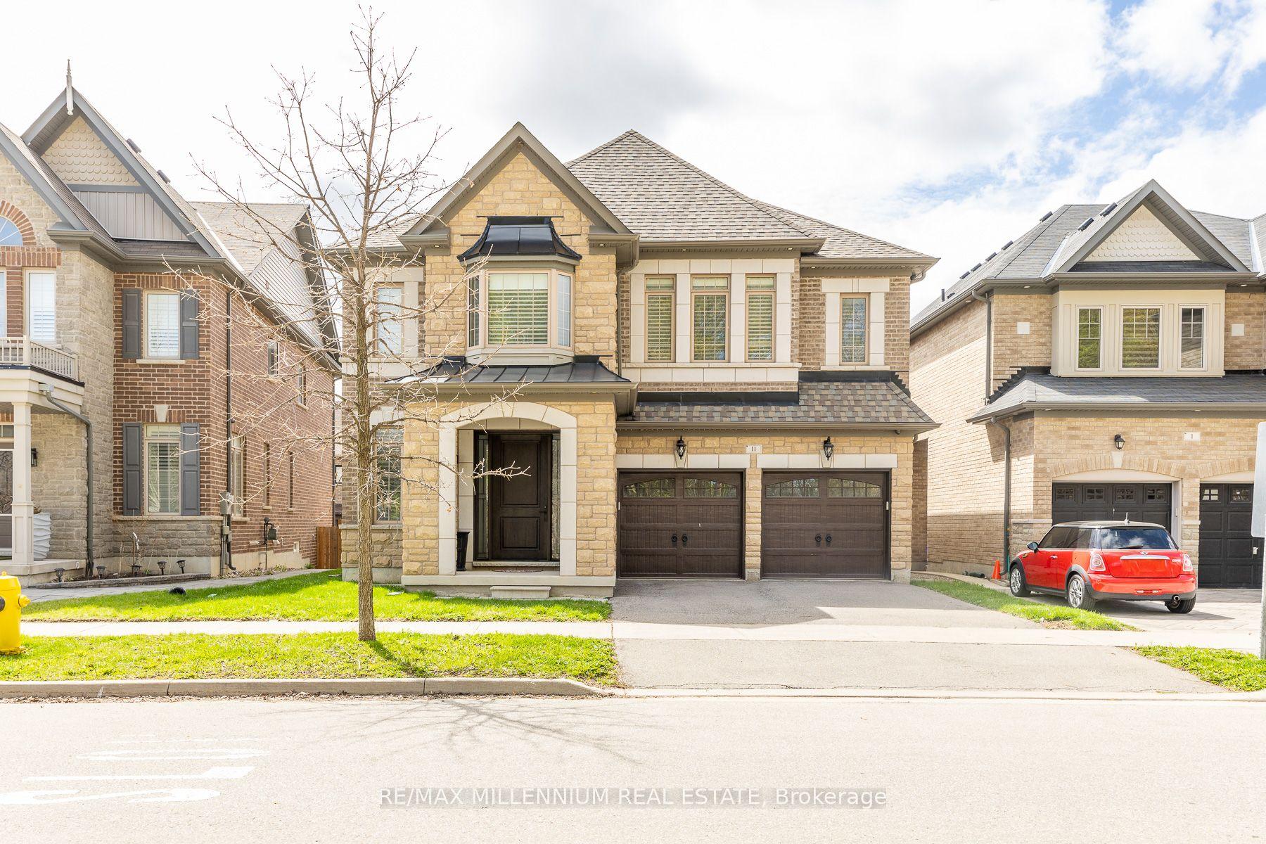 11 Algoma Drive — photo 1