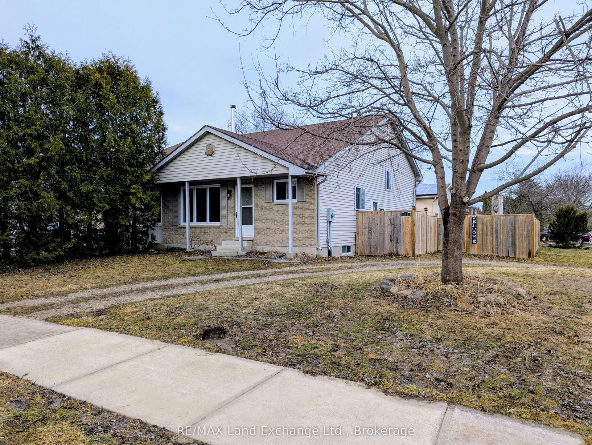 655 Hunter Street — photo 1