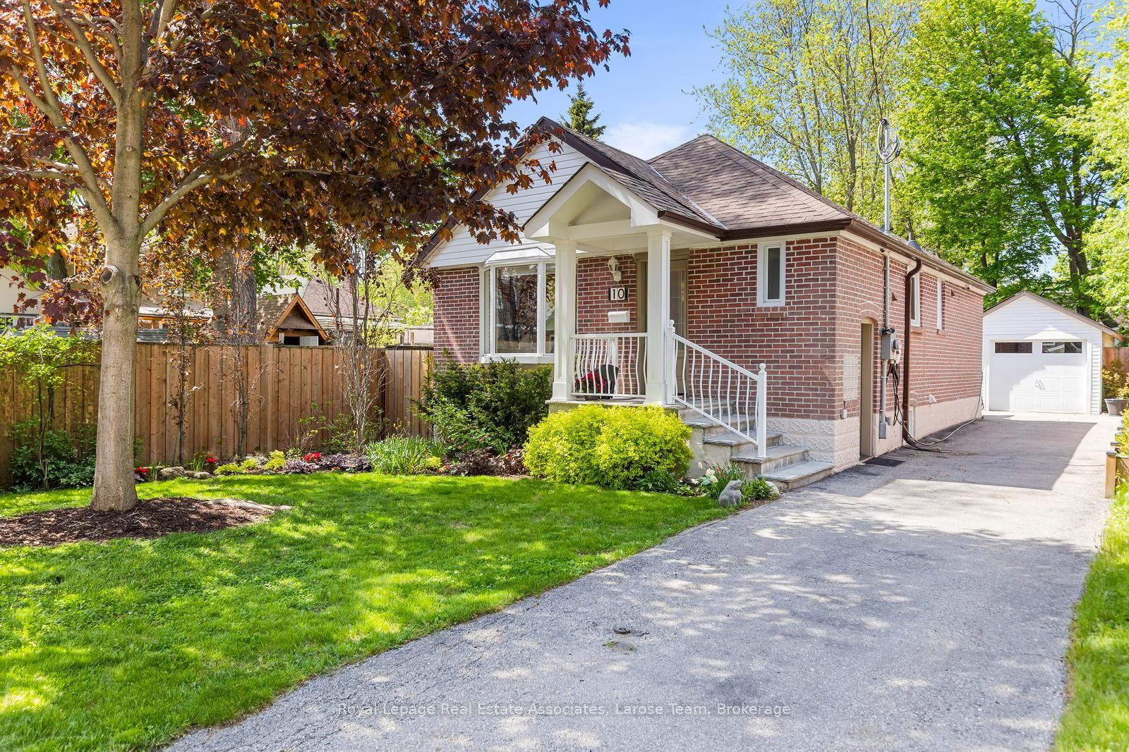 10 Iris Road — photo 1