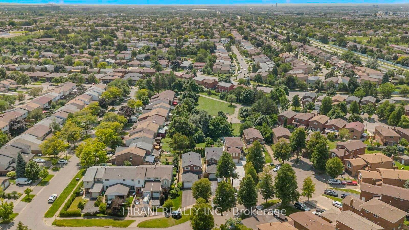 75 Royal Salisbury Way, Brampton — Townhouse for sale, photo 1