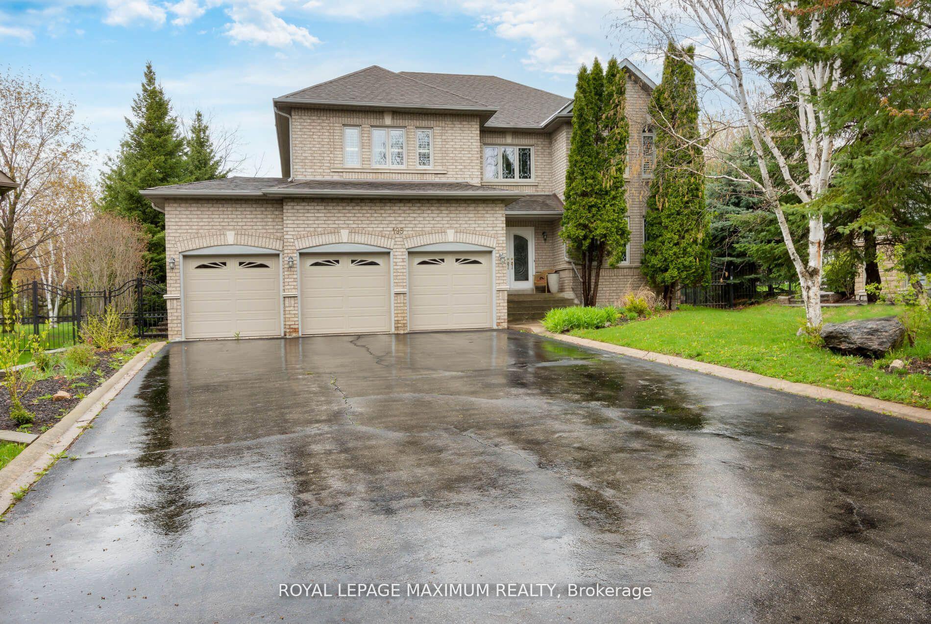 195 Gidleigh Park Crescent W — photo 1