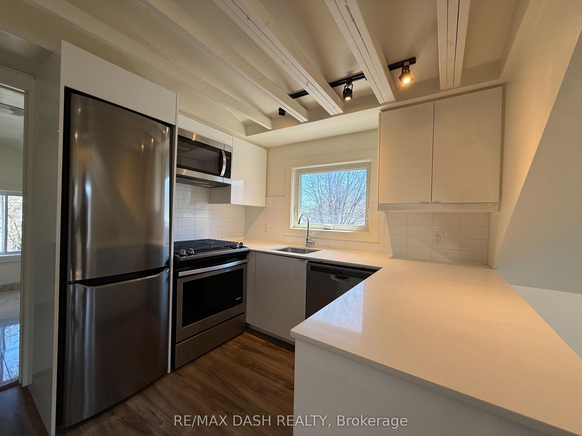 263 Boston Avenue 4 #4, Toronto — Detached for lease, photo 1