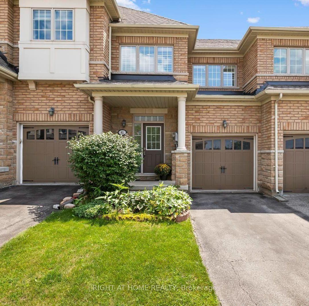 41 Coastline Drive, Brampton — Townhouse for sale, photo 1