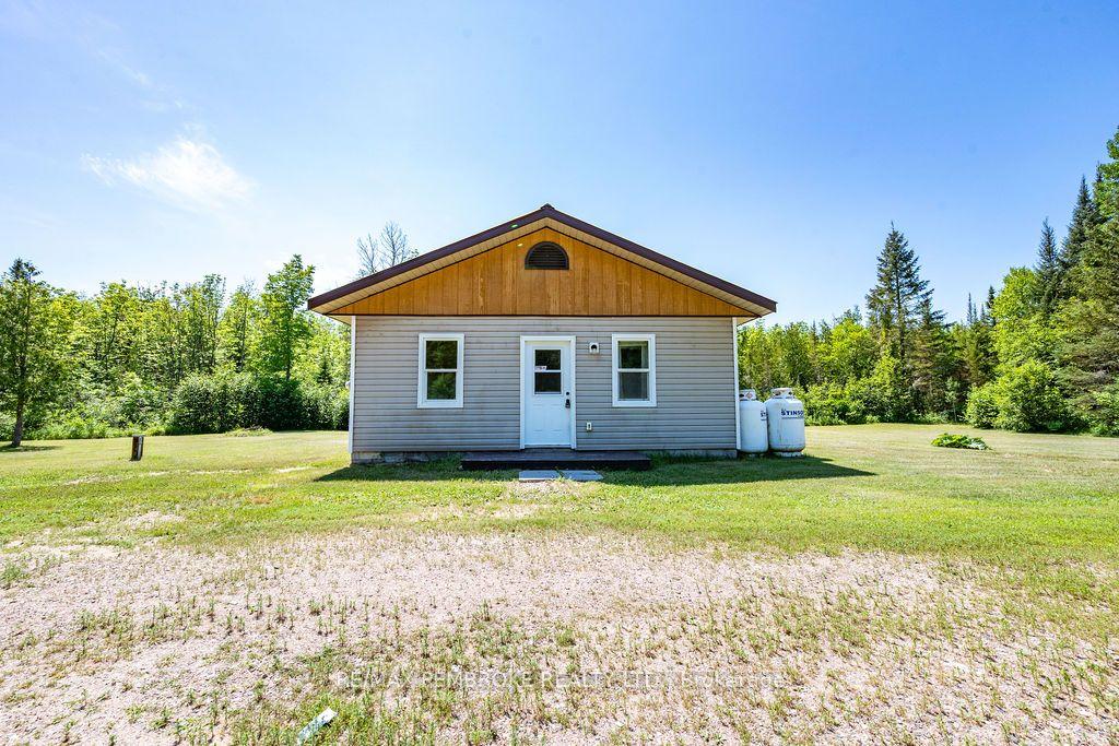 37335 Highway 17 Highway, Laurentian Hills — Detached for sale, photo 1