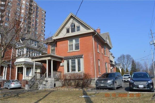 334 Queens Avenue — photo 1