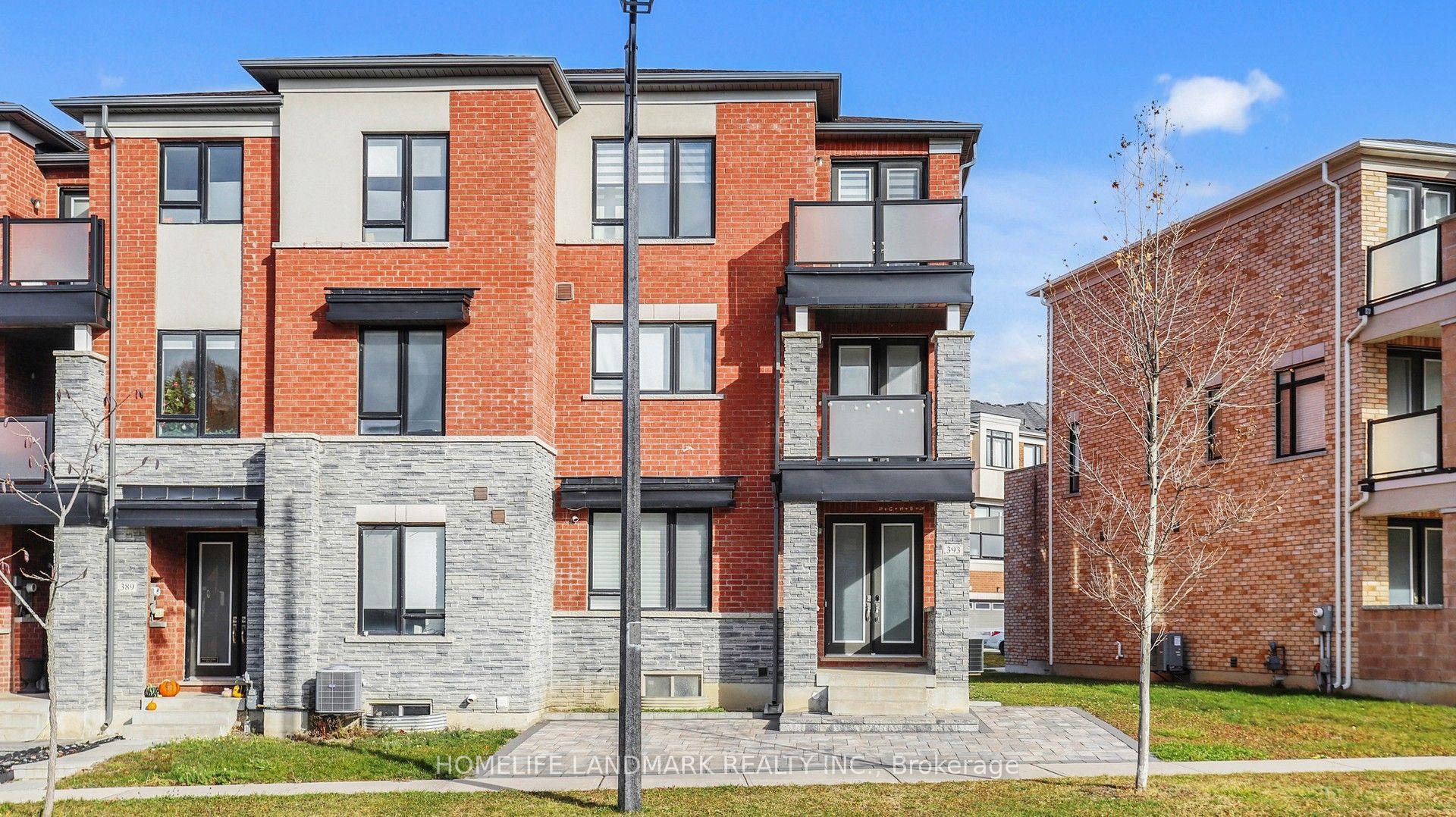 393 William Graham Drive, Aurora — Townhouse for sale, photo 1