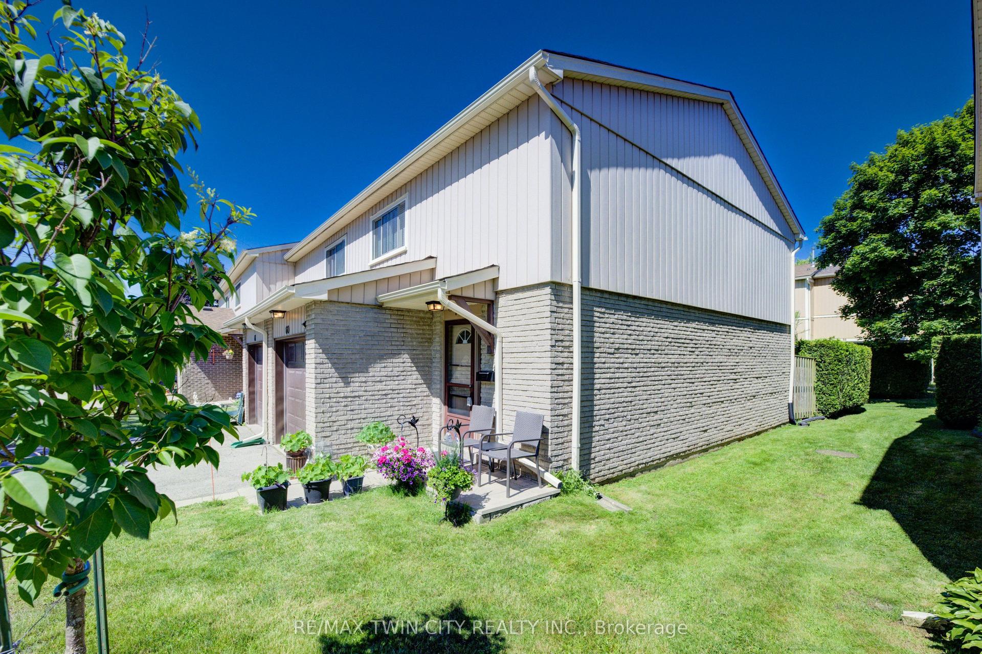 51 Paulander Drive 60 #60 — photo 1