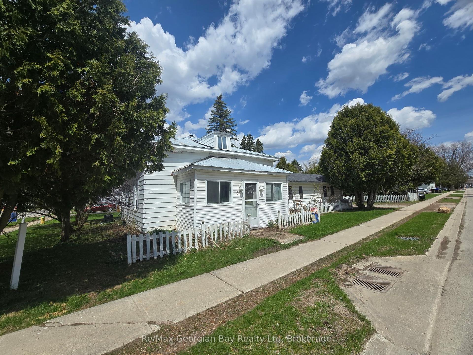 8 MILL Street — photo 1