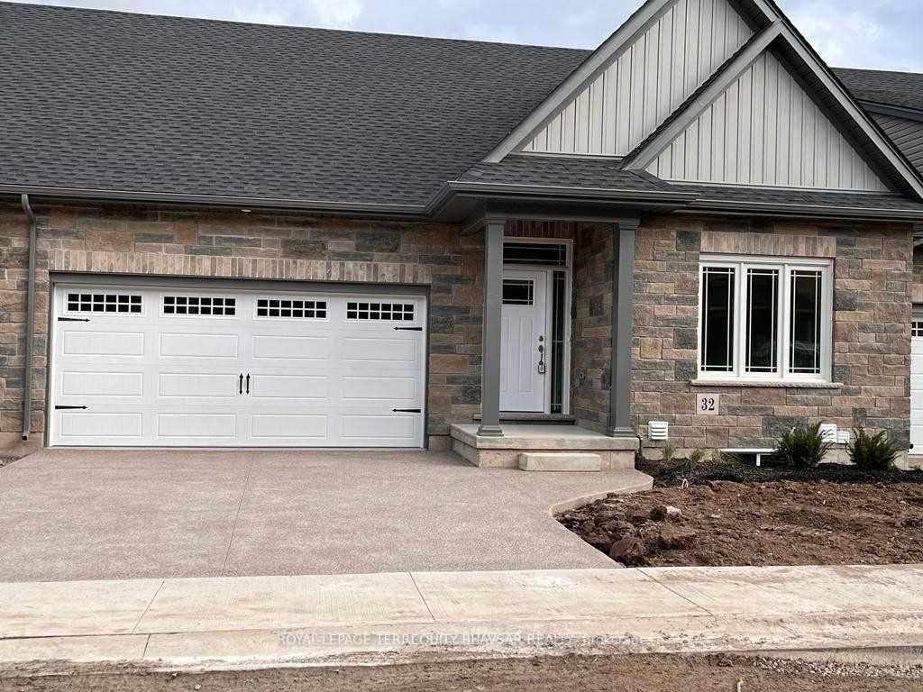 45 Dorchester Boulevard 32 #32, St. Catharines — Condo Town for lease, photo 1