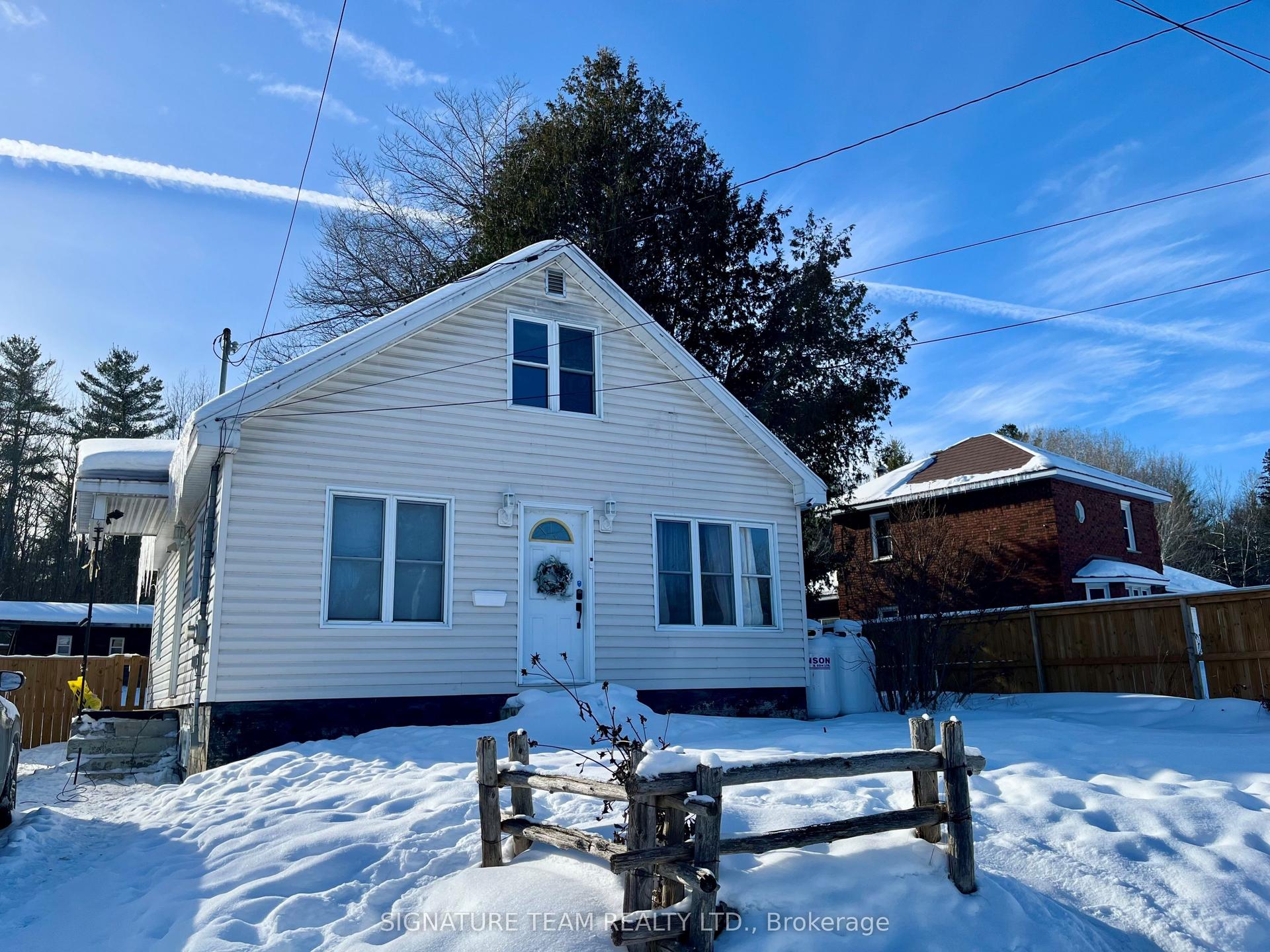 8613 60 Highway — photo 1