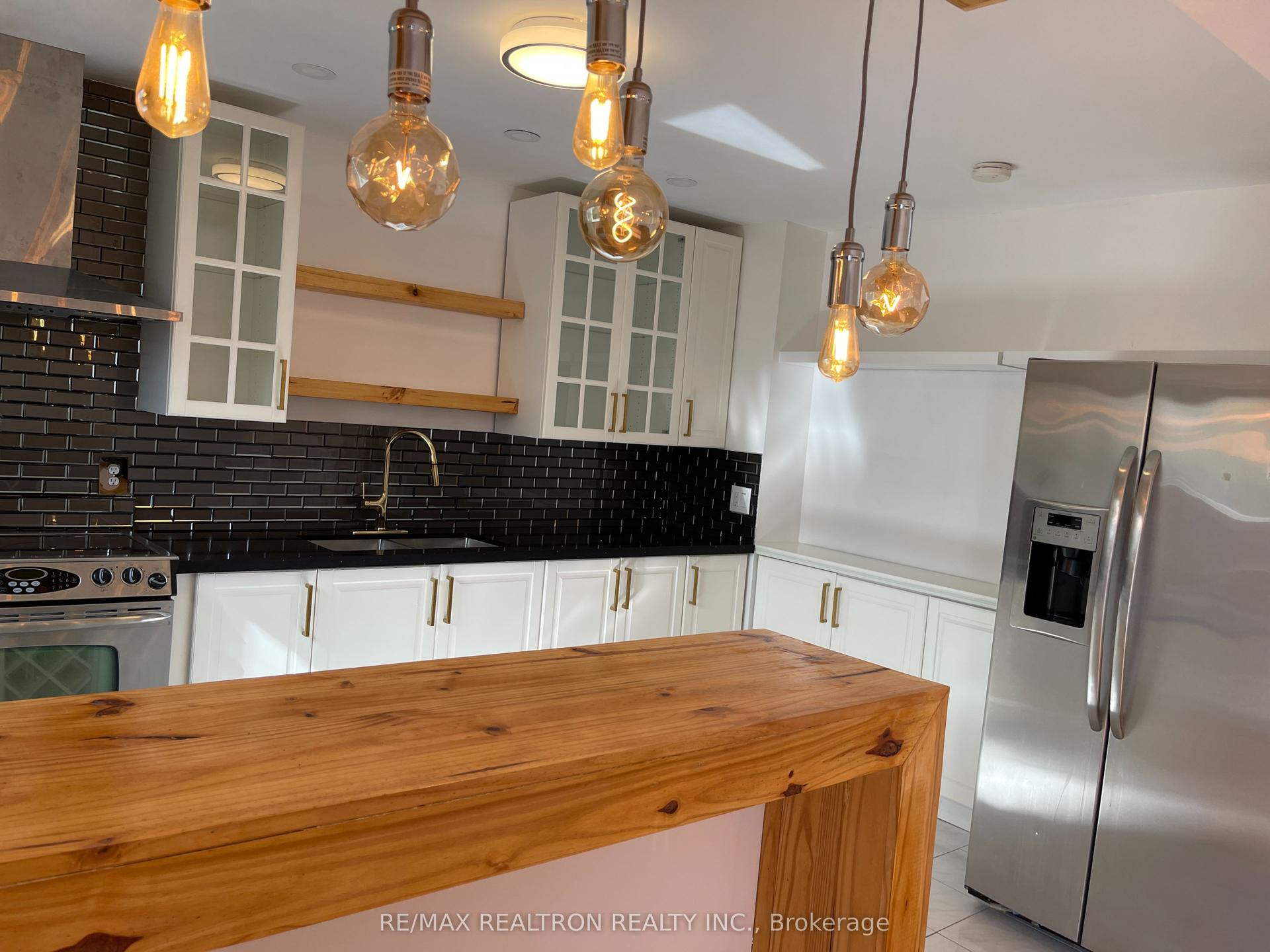 7 Barnwell Drive N — photo 1