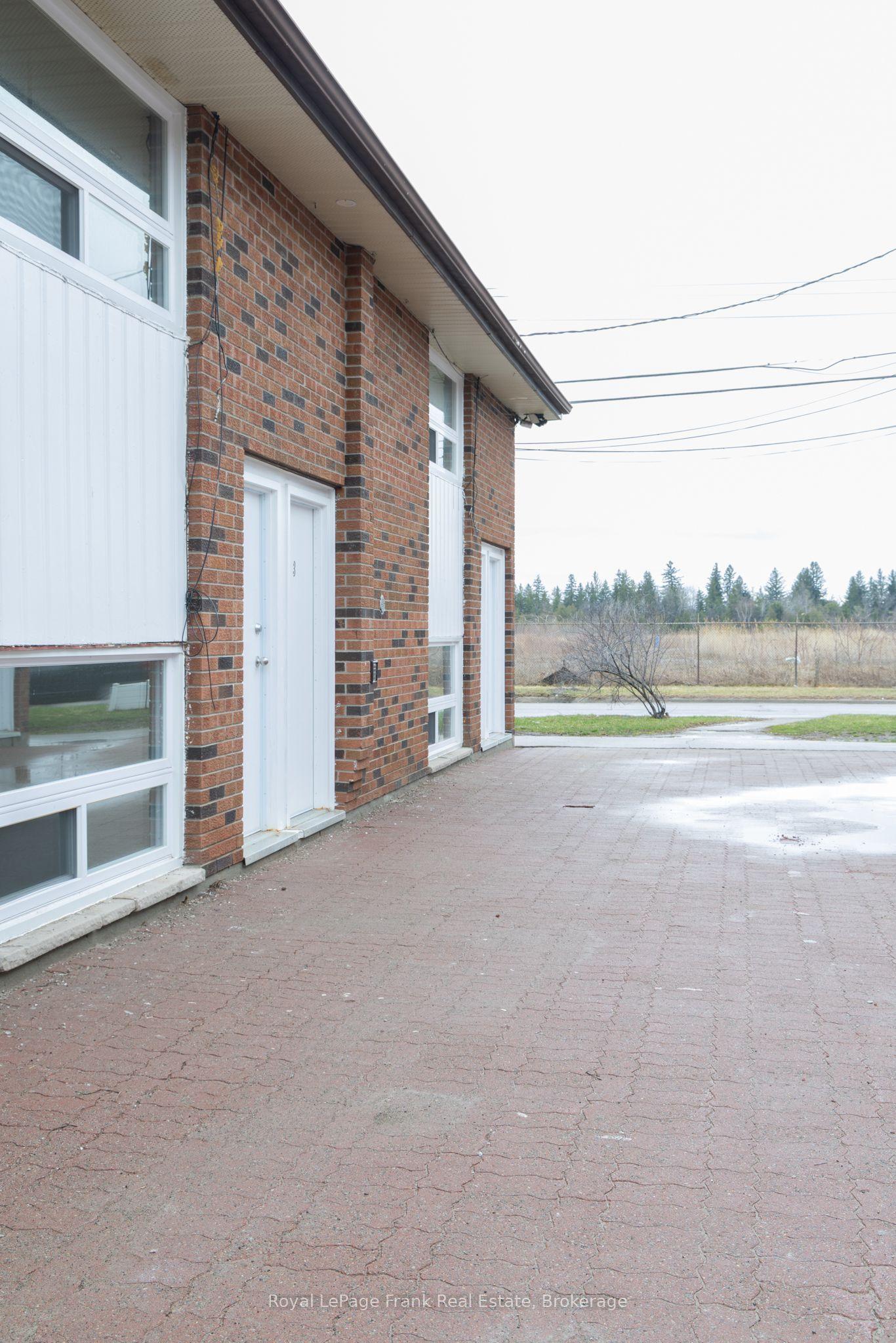 86 Mary Street W 6 #6, Kawartha Lakes — Multiplex for lease, photo 1