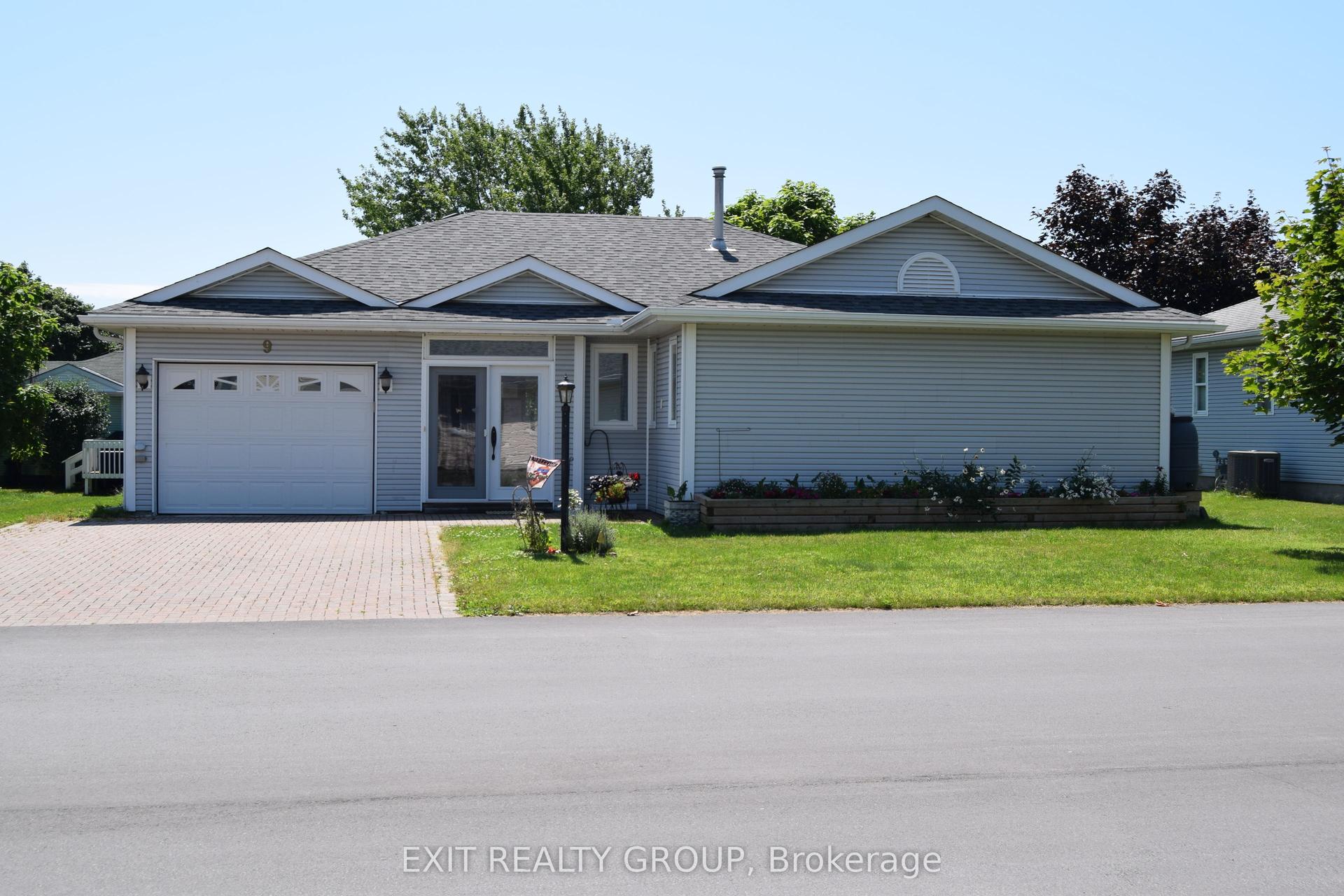 9 Empire Boulevard — photo 1