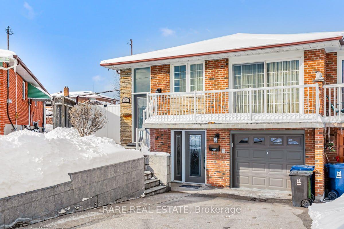 22 Bamford Crescent, Toronto — Semi-Detached for lease, photo 1
