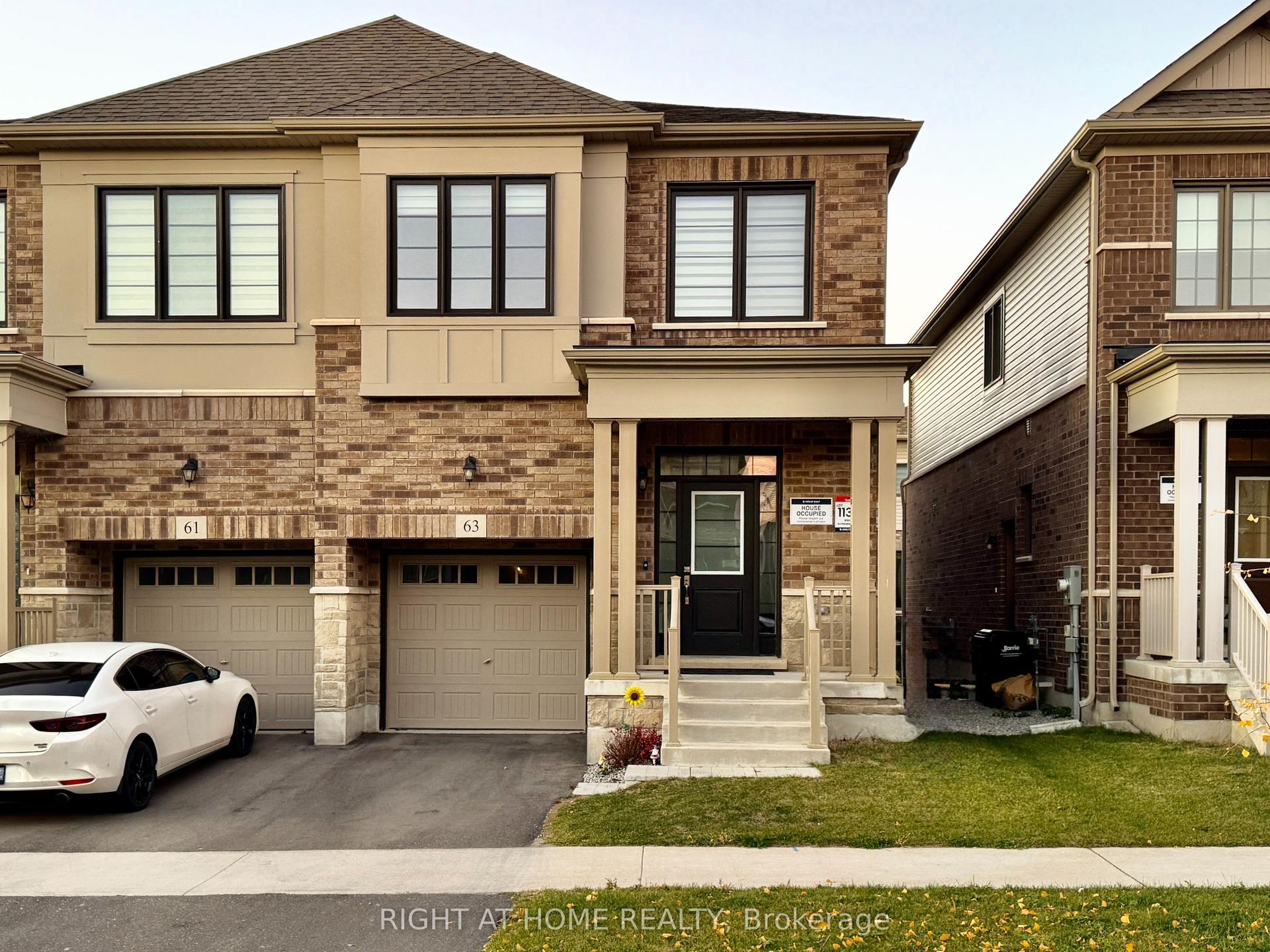 63 Phoenix Boulevard, Barrie — Semi-Detached for lease, photo 1