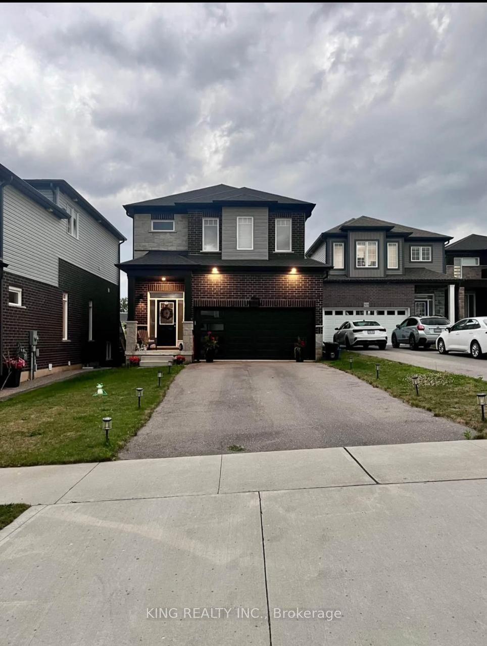 925 Tartan Court, Kitchener — Detached for lease, photo 1
