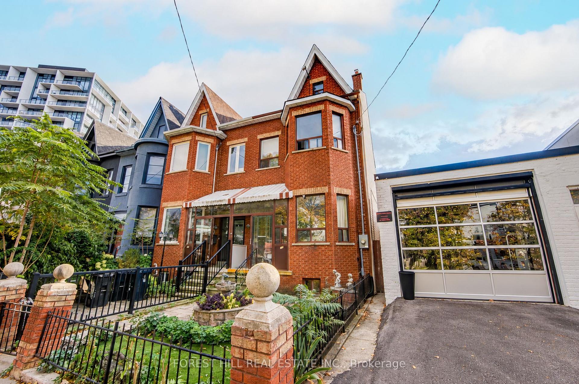 121 Niagara Street, Toronto — Semi-Detached for sale, photo 1