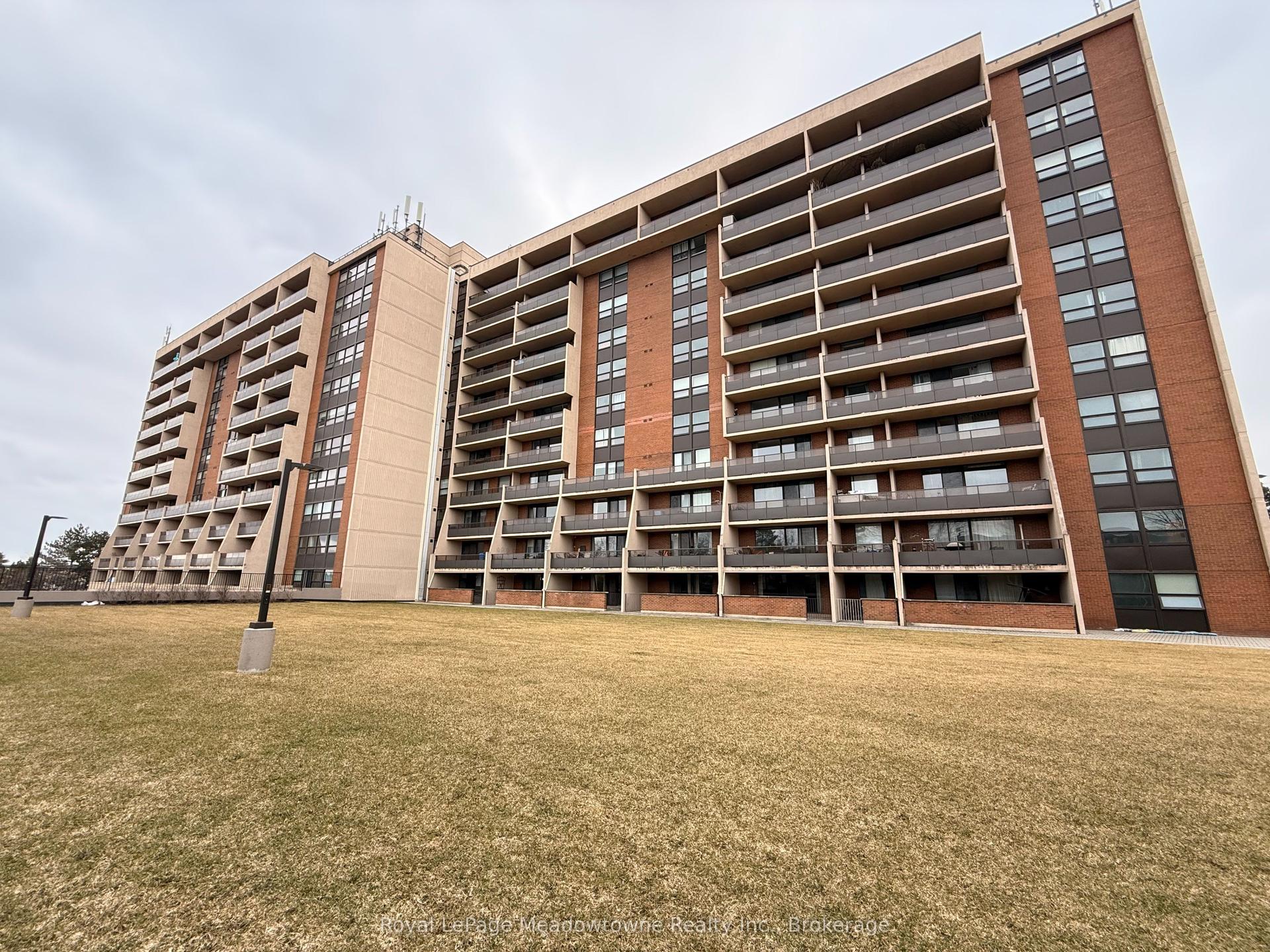 2929 Aquitaine Avenue 215 #215 — photo 1