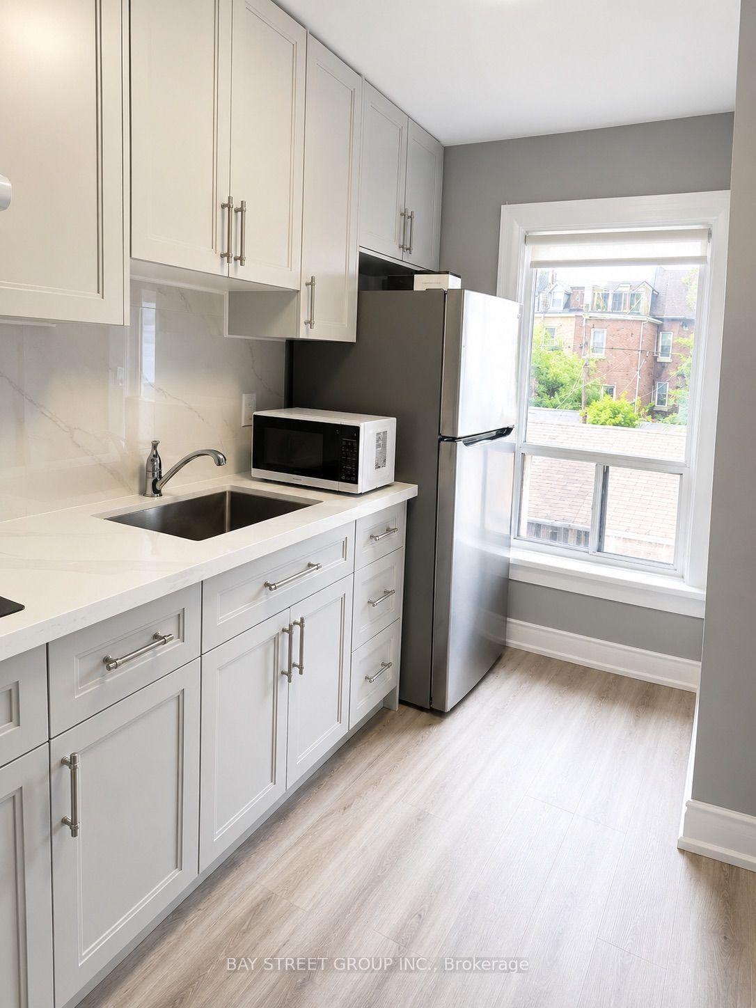319 Clinton Street — photo 1