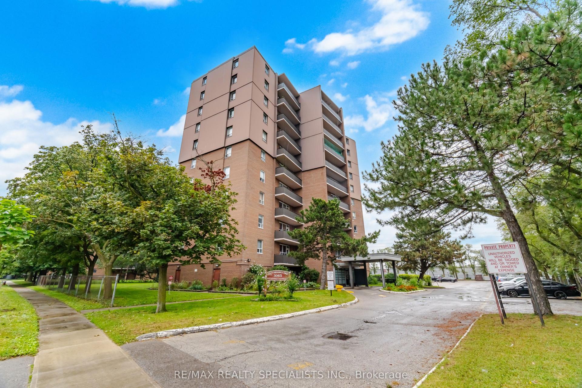 3065 Queen Frederica Drive 403 #403, Mississauga — Condo for sale, photo 1