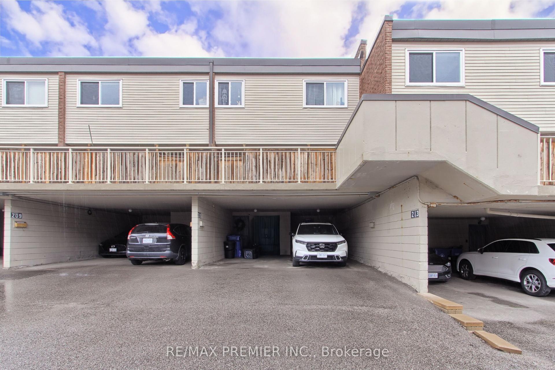 213 Milestone Crescent — photo 1