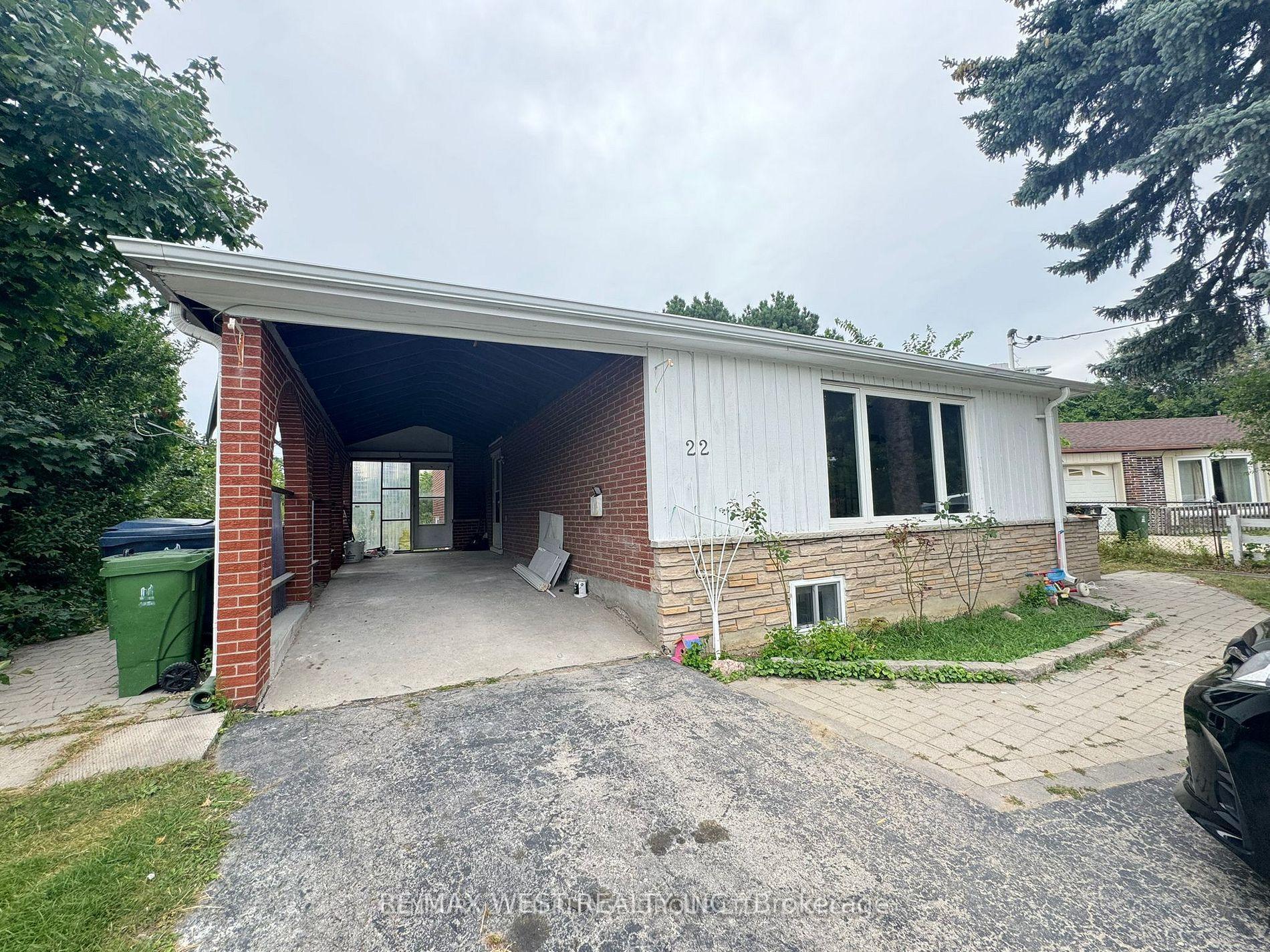 22 Axsmith Crescent — photo 1