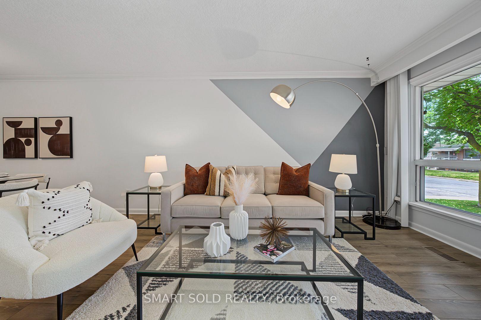 1 Cameo Crescent, Toronto — Semi-Detached for sale, photo 1