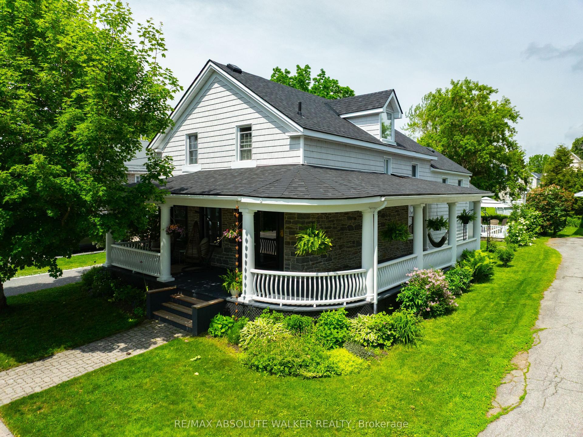652 Henry Street W, Prescott — Detached for sale, photo 1